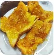 ปิ้งทาเนย + แยมส้ม