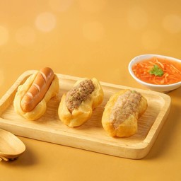 โก๋หลงเวลารวมหน้า 3 ชิ้นต่อชุด(ใส้หมู)(ใส้ไก่)(ใส้กรอกไก่)