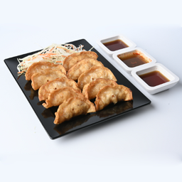 [LM] เกี๊ยวซ่าทอดกรอบ 10 ชิ้น