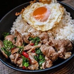 กะเพราหมูชิ้น