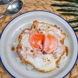 ข้าวไข่แฝดดาวเยิ้มๆ