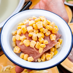 หมูเด้งข้าวโพด