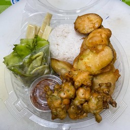 ชุดข้าวน้ำพริกปลาร้าสับทรงเครื่องผัดสุก