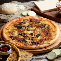Basil Beef Pizza (11")