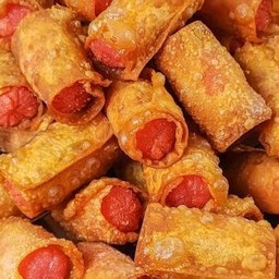 เกี๊ยวห่อไส้กรอกแดง