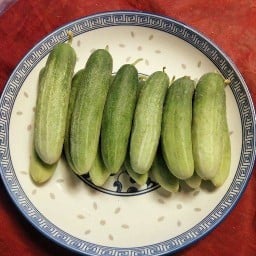 ผักสดเพชรบุรีตลาดกระเทียม1