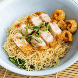 บะหมี่หมูกรอบ