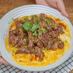 ข้าวไข่ข้นเนื้อผัดน้ำมันหอย