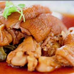 ขาหมูเป็นกับข้าว