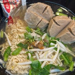 ฮายีก๋วยเตี๋ยวจัมโบ้