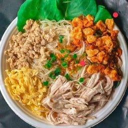 หมี่ไก่ฉีกยิ้ม