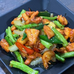 ไก่ทอดขมิ้นเป็นกับ