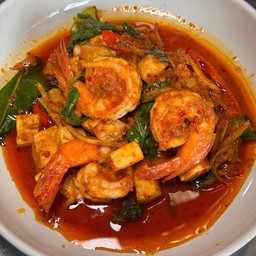 ยอดมะพร้าวผัดเผ็ดกุ้ง