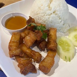 ข้าวหมู 3 ชั้นทอดน้ำปลา