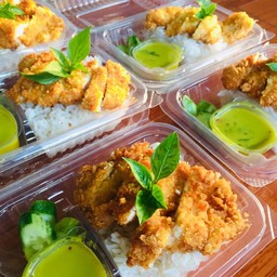 ข้าวไก่กรอบเขียวหวาน