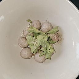 ลูกชิ้นเนื้อลวกอย่างเดียว