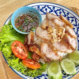 ข้าวหมูสามชั้นทอดจิ้มแจ่ว