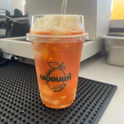 ชาไทย มะพร้าวนมสดปั่น