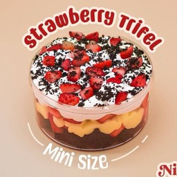 #Mini Strawberry Trifle