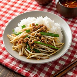 ผัดถั่วงอกหมูสับ