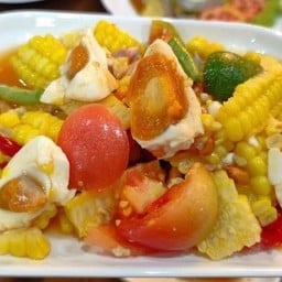 ตำไทยข้าวโพดไข่เค็ม