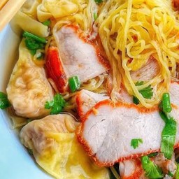 4.บะหมี่+ เกี๊ยว หมูแดง