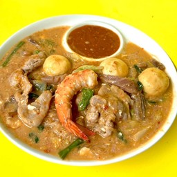 ปลาหมึกสดไข่ข้น Sukiyaki in broth with squid (creamy egg)