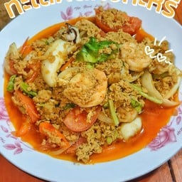 ทะเลรวมผัดผงกะหรี่