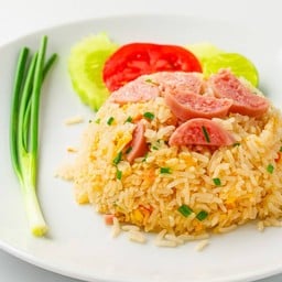 ข้าวผัดแหนมดอนเมือง