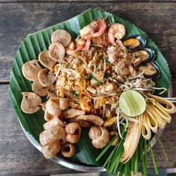 ผัดไทยถาด