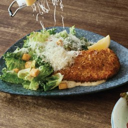 สลัดซีซ่าร์ไก่ทอดชนิทเซล