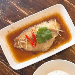 ปลาดอลลี่นึ่งซีอิ๊ว