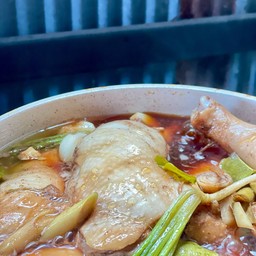 ไก่ต้มน้ำปลา 1 สะโพก กับข้าว