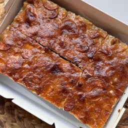 ทอฟฟี่เค้กกล่อง 6 ชิ้น (ถุงพลาสติกโลโก้ร้าน)