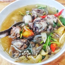 ต้มกบใส่ผักแขยง