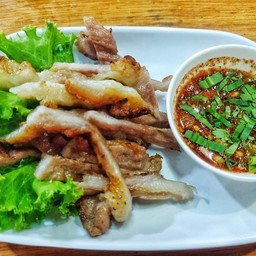 เนื้อย่างจิ้มแจ่ว