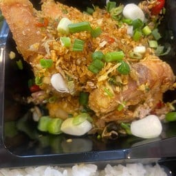 ข้าว กุ้งคั่วพริกเกลือ