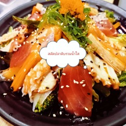 สลัดปลาดิบรวมน้ำใสซอสญี่ปุ่น