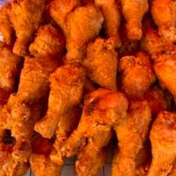 น่องไก่ทอดชิ้นละ 30 บาท