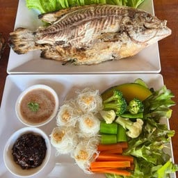 ครัวน้องใบบัว ปลาเผา อาหารป่า