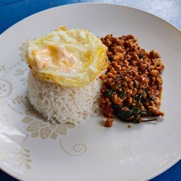 กะเพราหมูราดข้าว+ไข่ดาว