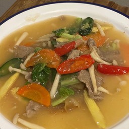 ราดหน้าเนื้อ