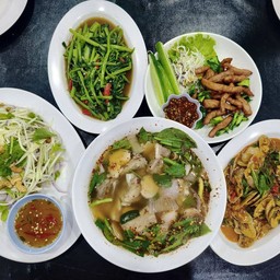 เซท3(หอยลายผัดพริกเผา/หมูแดดเดียว/ยําปลาดุกฟู/ต้มแซบกระดูกอ่อน/ผักบุ้งไฟแดง)แถมฟรีก็สวย 2 ถุง