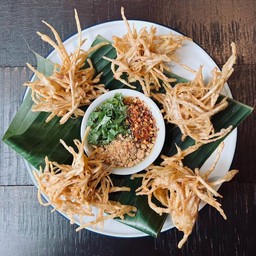 เผือกทอด + น้ำจิ้ม