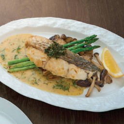 ปลากระพงย่างกับเห็ดผัด