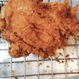 เอ๋ ไก่ทอด & ปังปิ้ง และขนม ตลาดบันได