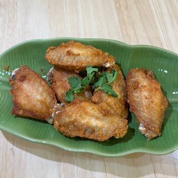 ปีกไก่ทอดน้ำปลา