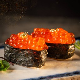 (พรีเมี่ยม ซูชิ) ไข่ปลาแซลมอน ซูชิ 2 คำ