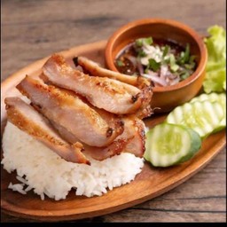 ข้าวหน้าหมูย่าง