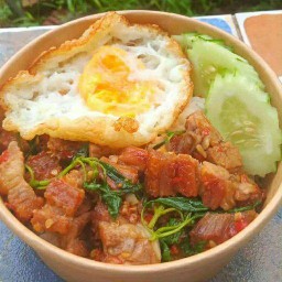 คุณกะเพราหมูกร๊อบกรอบ by คุณหมูกรอบ